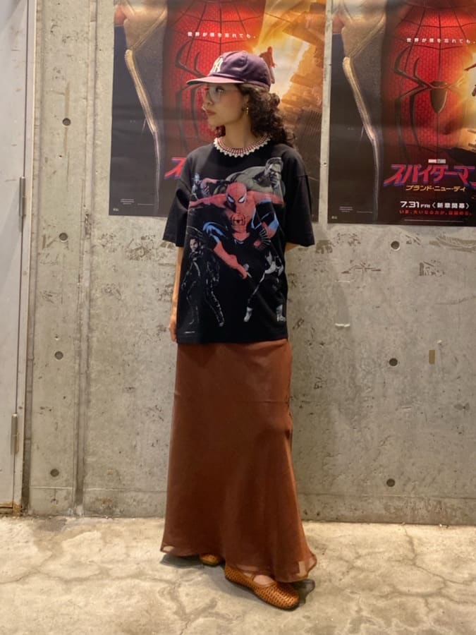 FREAK’S STOREのオーガンジー サテン フレア スカートを使ったコーディネートを紹介します。｜Rakuten Fashion(楽天ファッション／旧楽天ブランドアベニュー)7384084