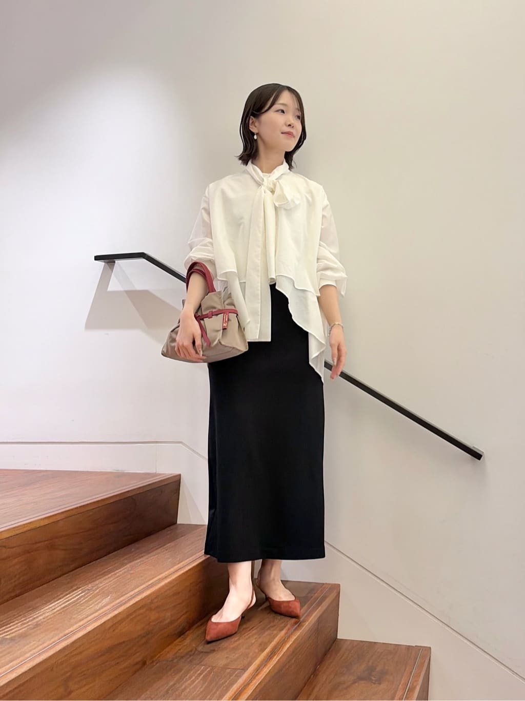 allurevilleのタイカラーレイヤードブラウスを使ったコーディネートを紹介します。｜Rakuten Fashion(楽天ファッション／旧楽天ブランドアベニュー)7441259
