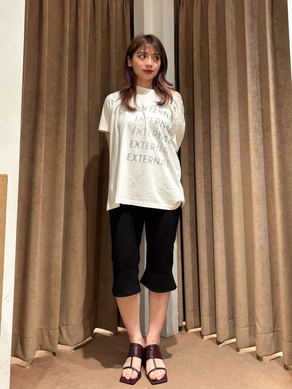 期間限定お値下げ　attisession ビック オフショルダー Tシャツ ATTISESSION（アティセッション） tシャツ 半袖 「ATTISESSION」ビック