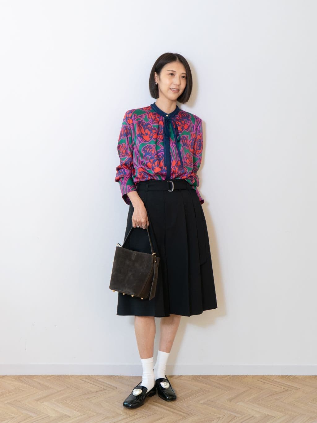 allurevilleのROSEプリント配色ボウブラウスを使ったコーディネートを紹介します。｜Rakuten Fashion(楽天ファッション／旧楽天ブランドアベニュー)7439392