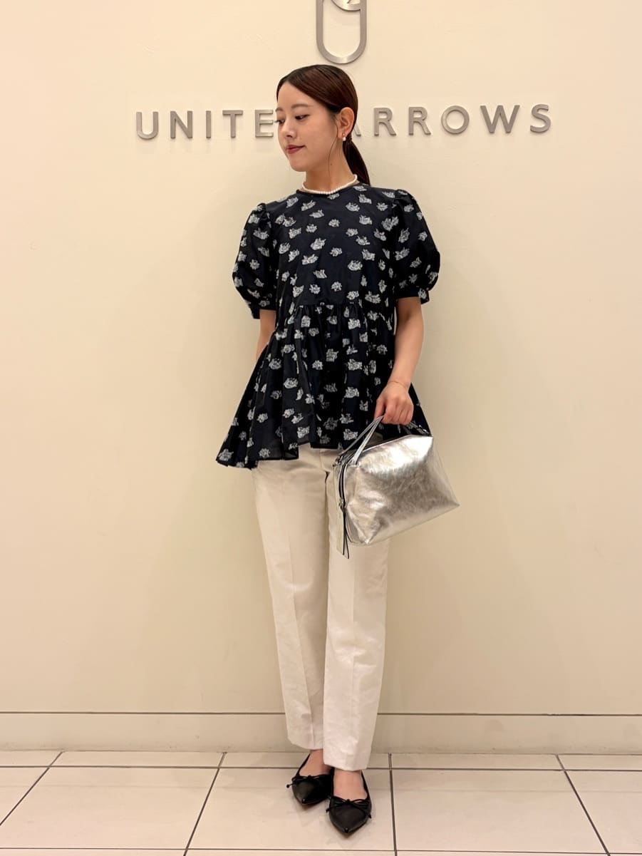 UNITED ARROWSのブーケ カットジャガード ブラウスを使った