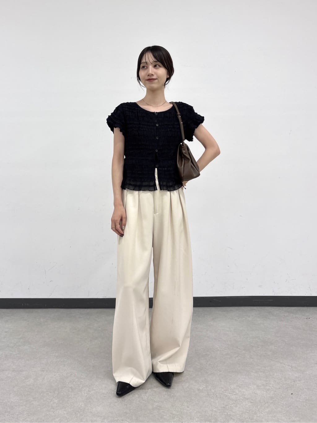 CAPRICIEUX LE'MAGE | サイドリボンシャーリングブラウス | Rakuten