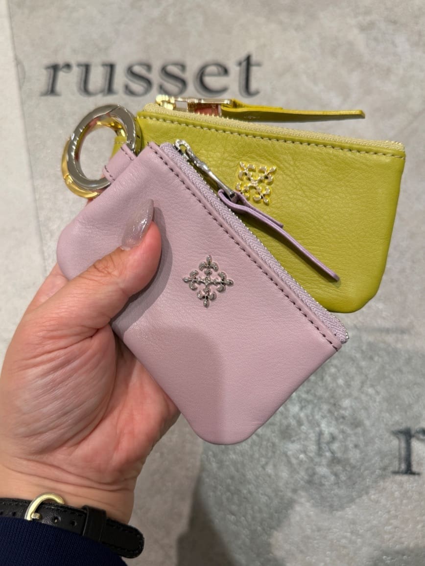 russet | カラビナ付き ソフトレザーマルチケース | Rakuten Fashion